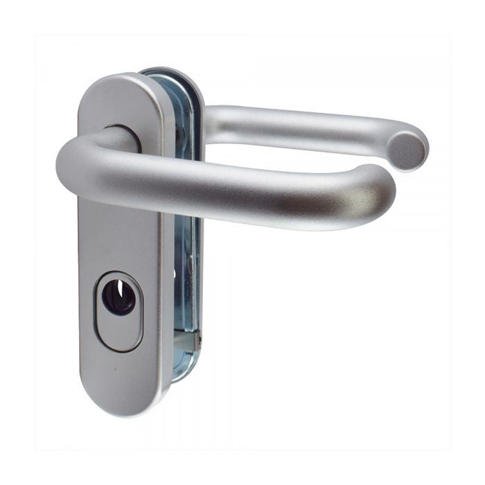 Fire resistant handle fitting with core pulling protection KS