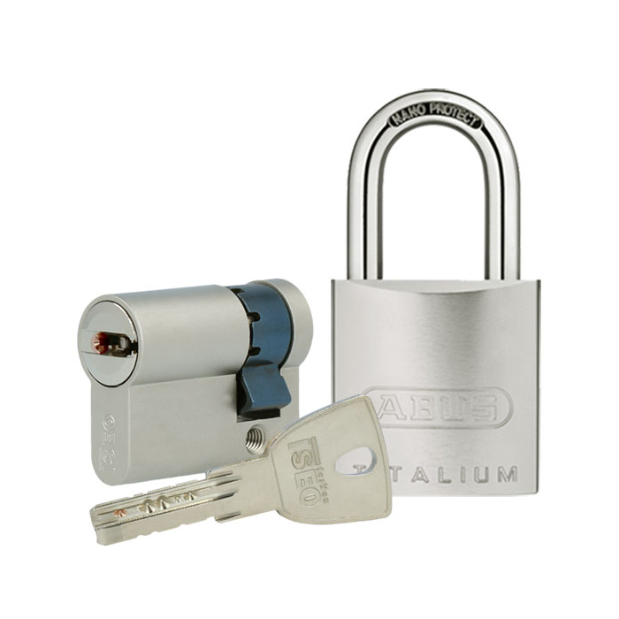 ISEO CSR R9 Country half cylinder + padlock 86TI/45
